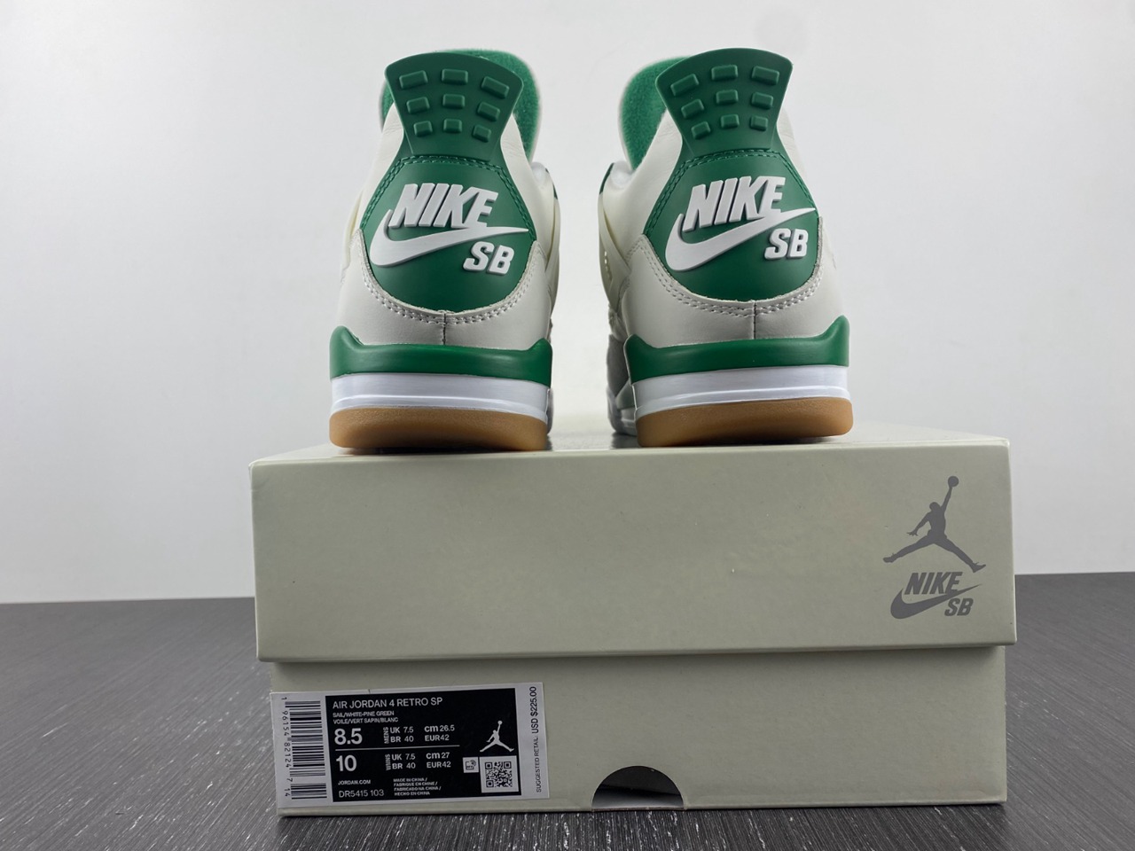 ike SB x Air Jordan 4 Pine Green DR5415-103
